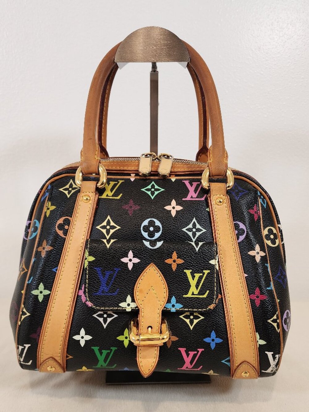 Louis Vuitton 2006 Murakami Priscilla. Normal signs of use